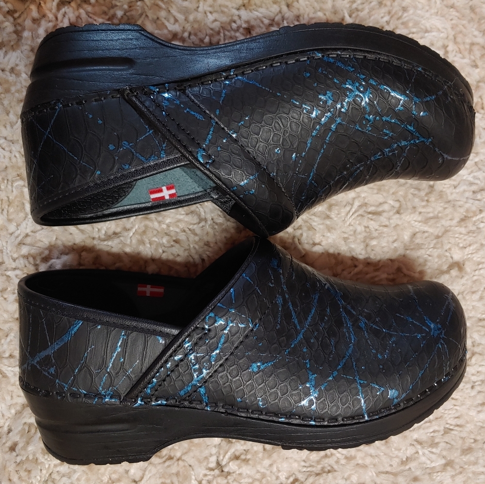 Sanita Clogs size 37